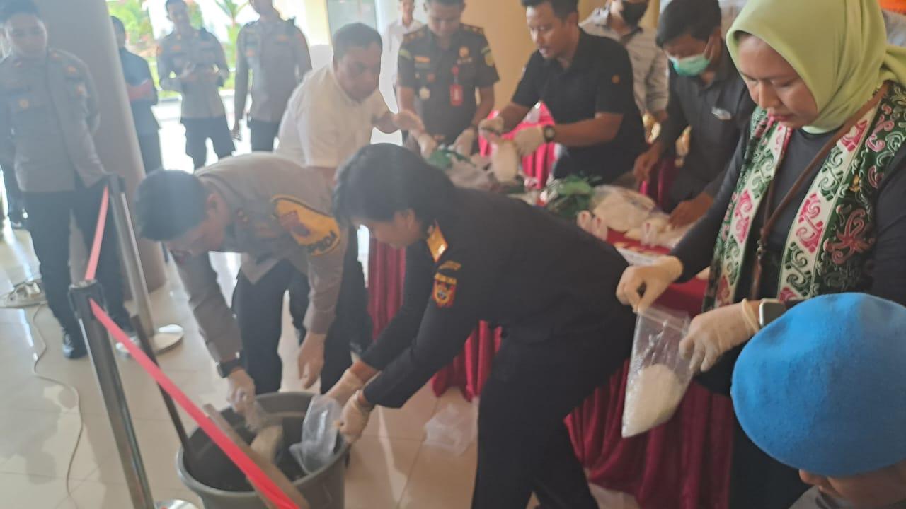 Rilis-pemusnahan-20-kg-lebih-sabu-di-Kaltara-01-20062024.jpg