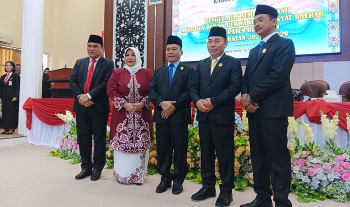Riyanto-kedua-dari-kanan-duduki-unsur-pimpinan-sementara-DPRD-Bulungan-thfgh.jpg