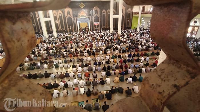 Salat-Idul-Fitri-di-Tarakan-100424_3.jpg