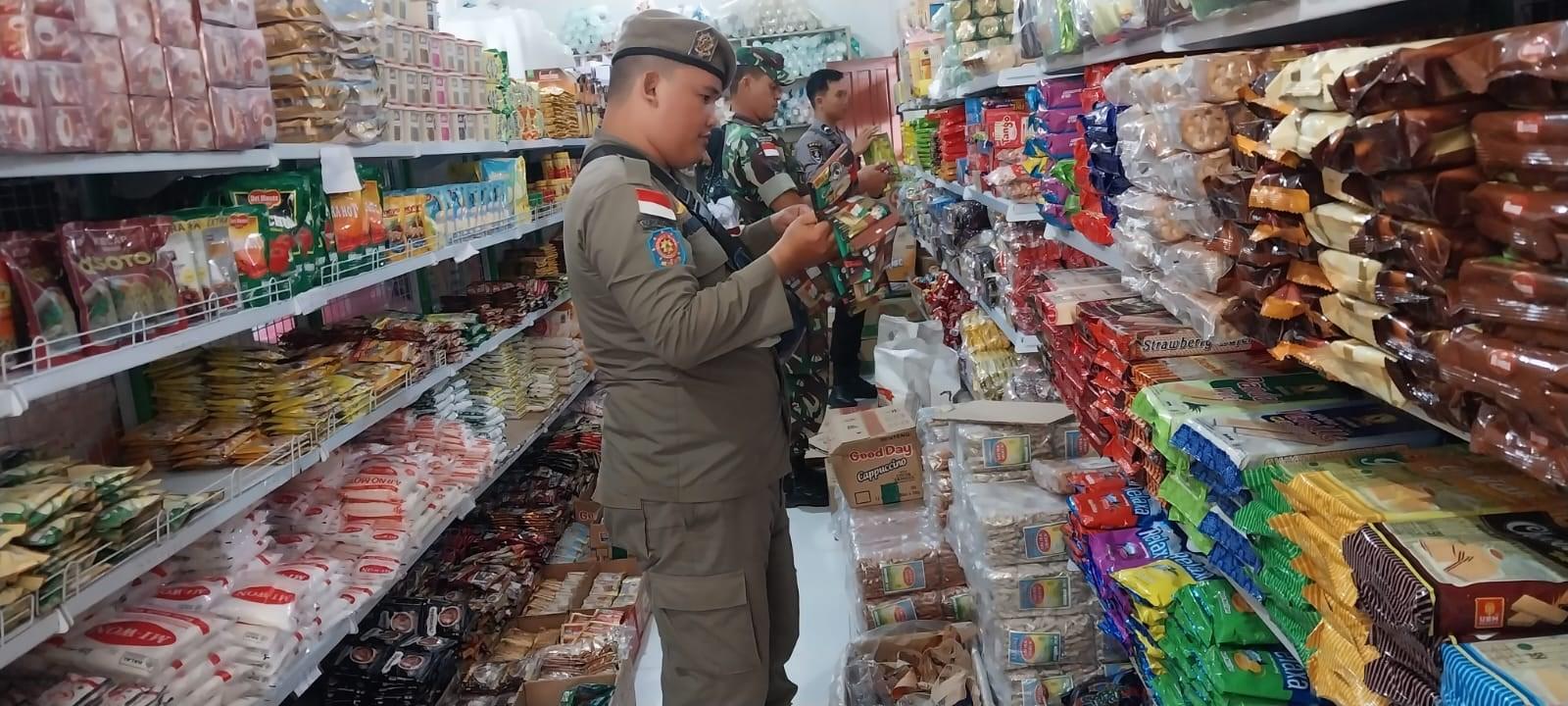 Satpol-PP-Nunukan-menarik-sebanyak-2215-barang-makanan-serta-minuman.jpg