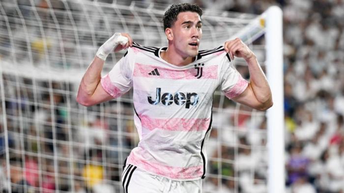 Selebrasi-Dusan-Vlahovic-usai-cetak-gol-ke-Real-Madrid.jpg