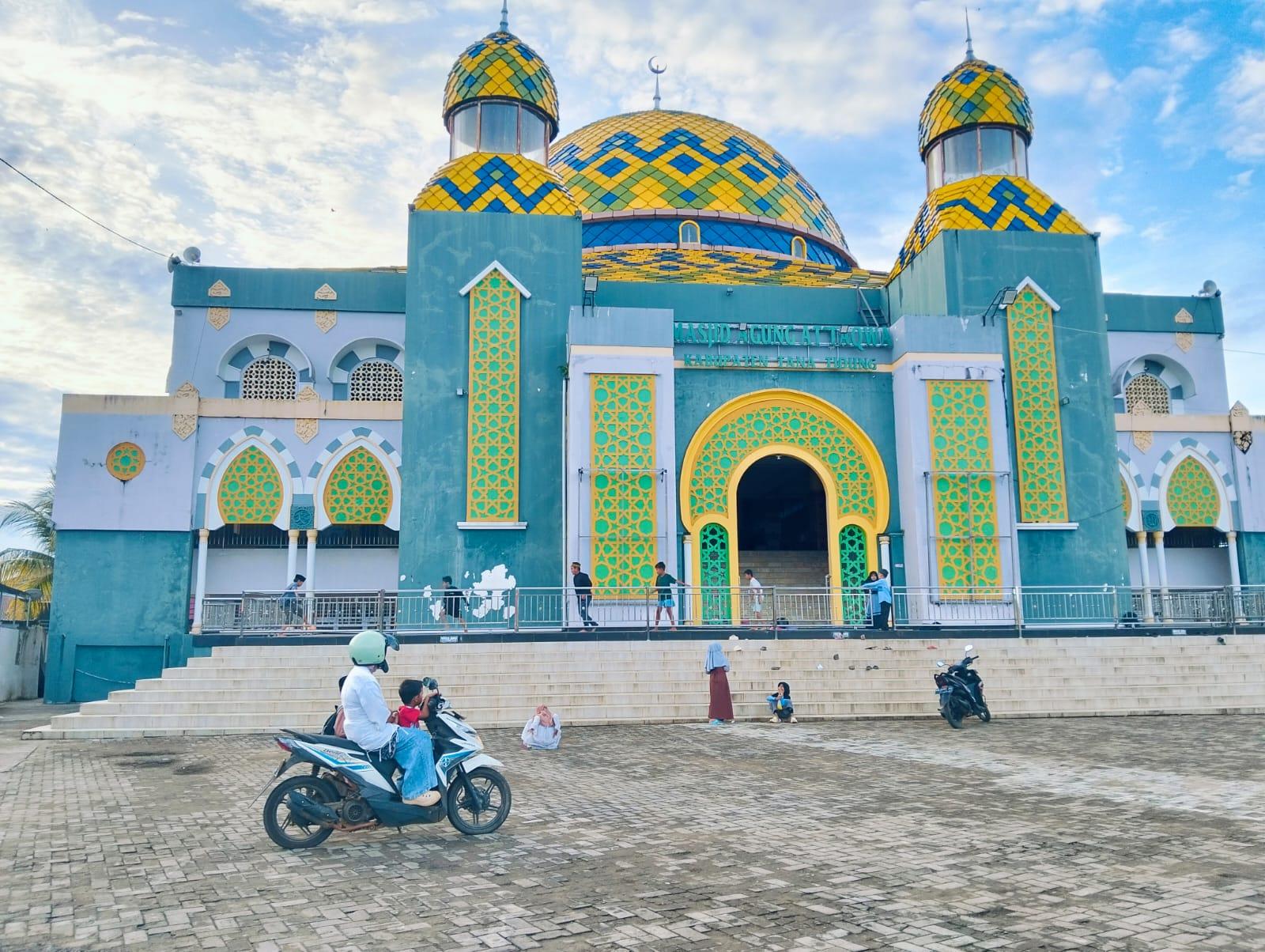 Suasana-Masjid-Agung-At-Taqwa-Tana-Tidung-071125.jpg