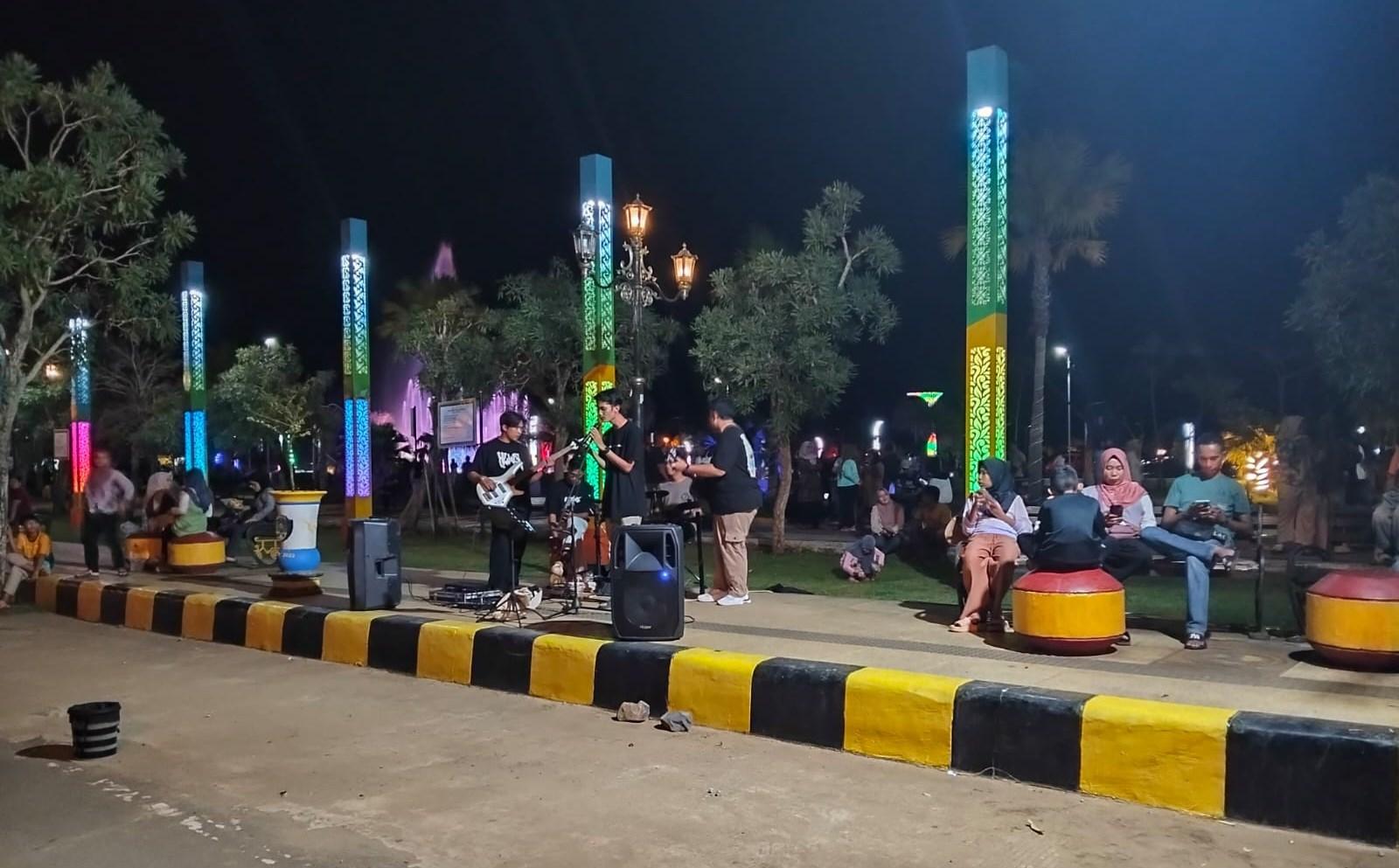 Suasana-car-free-night-di-KTT.jpg