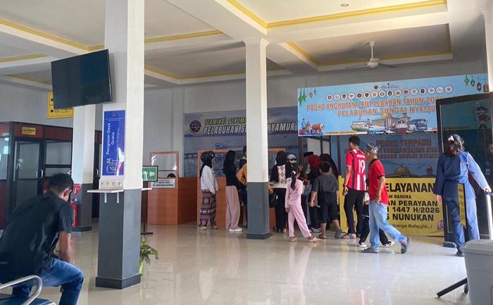 Suasana-di-Pelabuhan-Sungai-Nyamuk-yang-berada-di-Desa-Pancang.jpg
