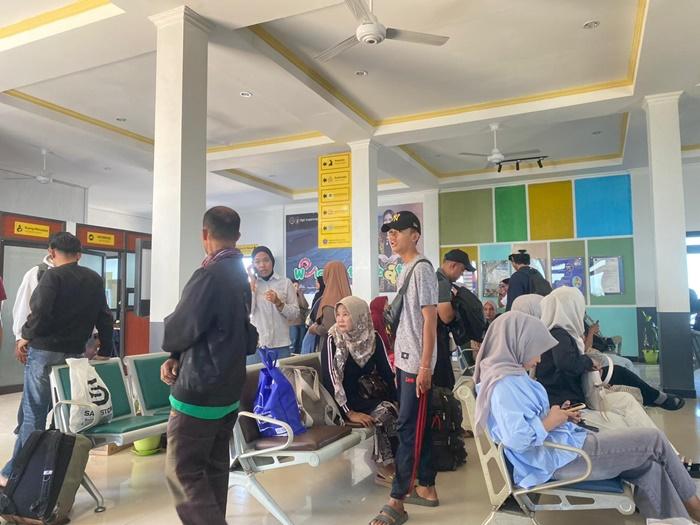 Suasana-di-ruang-tunggu-Pelabuhan-Sungai-Nyamuk-pada-Sabtu-2832026.jpg