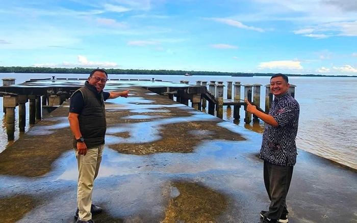Suheriyatna-saat-meninjau-pelabuhan-Bebatu-di-Sesayap-Hilir-Tana-Tidung.jpg