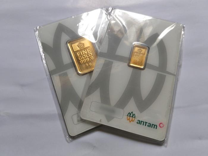 Tampak-emas-batangan-produksi-PT-Antam-milik-warga-Kaltara.jpg
