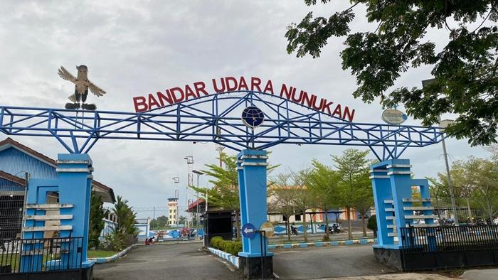 Tampak-gerbang-masuk-ke-Bandar-Udara-Nunukan.jpg