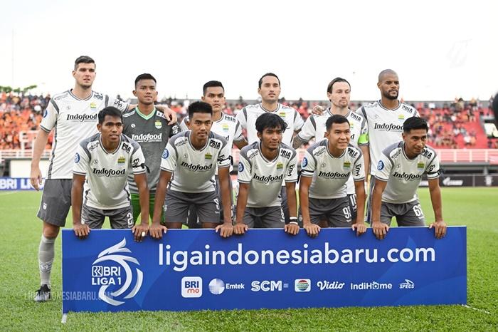Teja-Paku-Alam-jadi-kiper-Persib-Bandung-saat-lawan-Borneo-FC.jpg