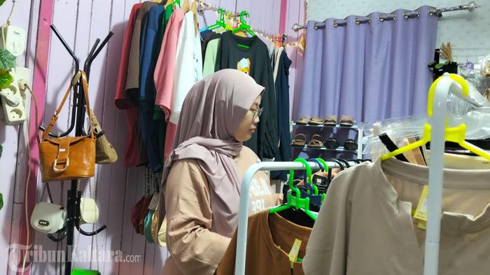 Toko-Baju-Milik-Hasti-di-Tana-Tidung-050924_2.jpg