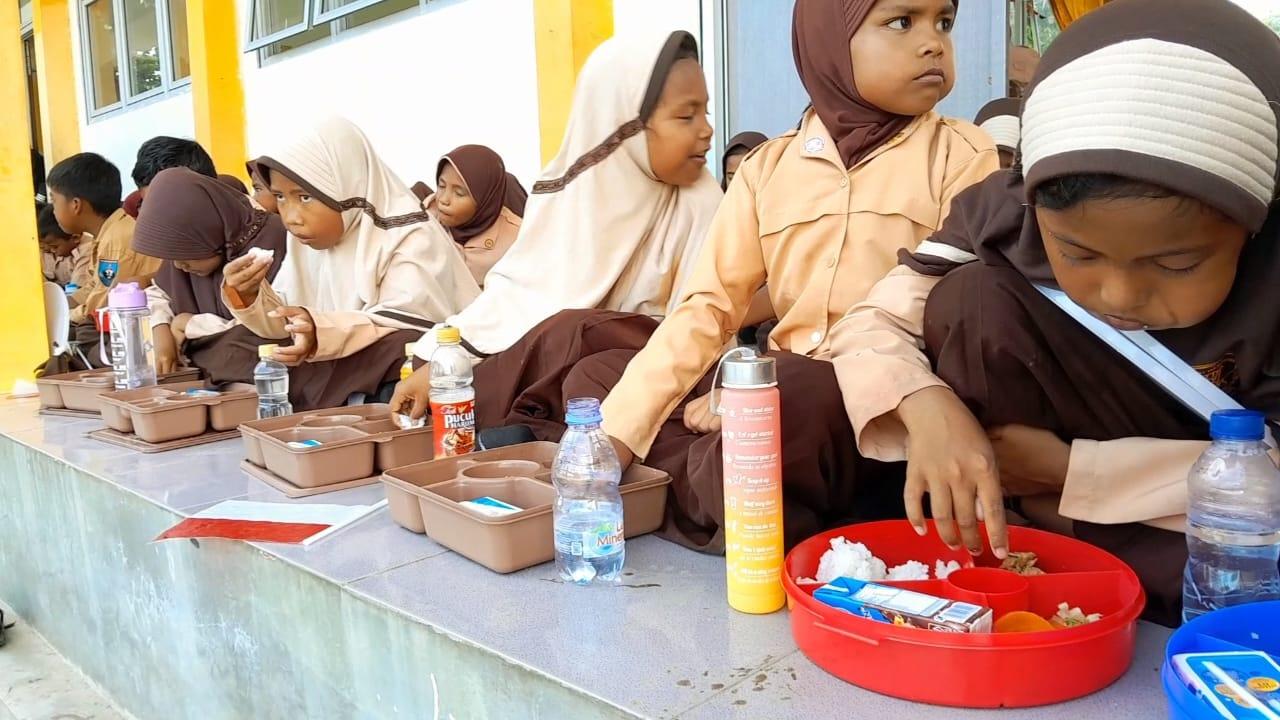 Presiden Prabowo Gelisah Ada Anak tak Kebagian, Anggaran Makan Bergizi Gratis Ditambah Rp100 Triliun