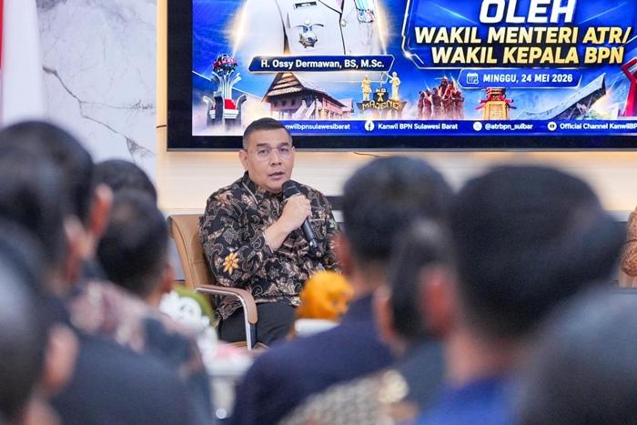 Wamen-ATRBPN-Ossy-Dermawan-dalam-pertemuan.jpg