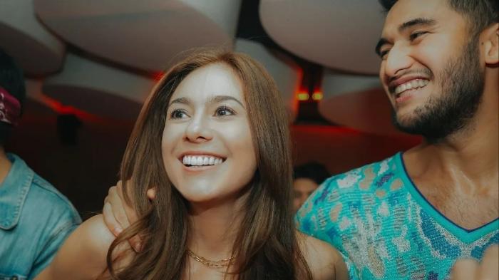 Heboh Pengakuan Sabda Ahesa Tertarik Pacari Wulan Guritno Meski Beda Usia 14 Tahun: She’s Hot