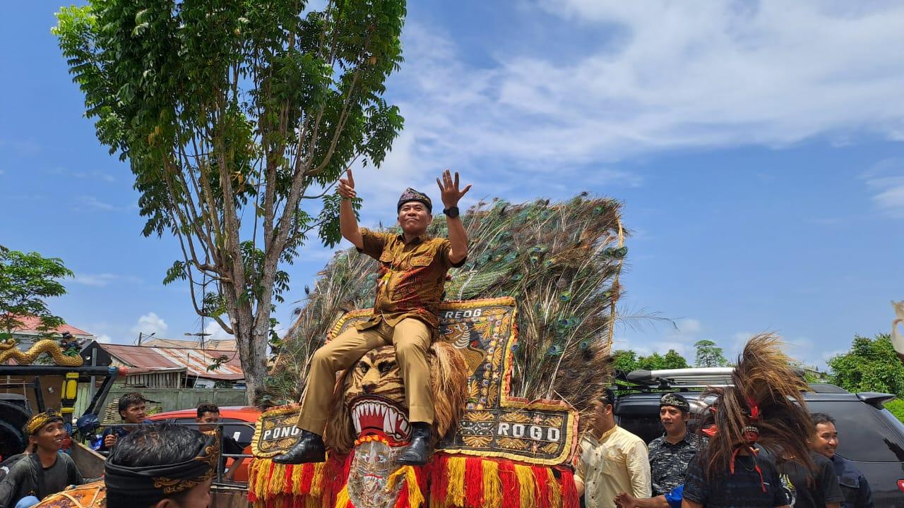 Zainal-A-Paliwang-kembalikan-formulir-23042024.jpg