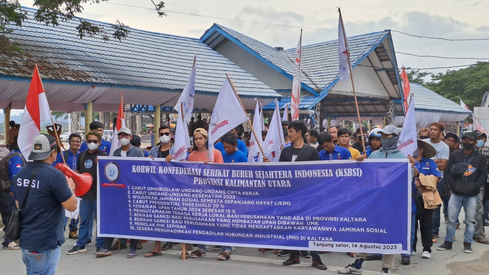 aksi-damai-buruh-di-bulungan-02-14082023.jpg