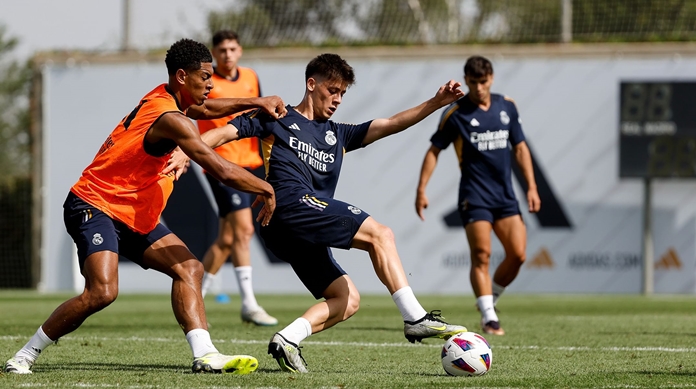 arda-guler-dan-jude-bellingham-dalam-sesi-latihan-real-madrid.jpg