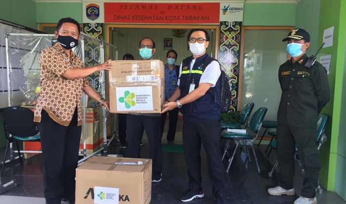 bantuan-menkes-terawan-untuk-korban-tanah-longsor-di-tarakan-kaltara-02102020.jpg