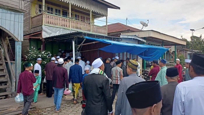 di-kampung-arab-tanjung-selor-sejak-turun-temurun-tradisi-iwad-selalu-digelar-setiap-tahun.jpg
