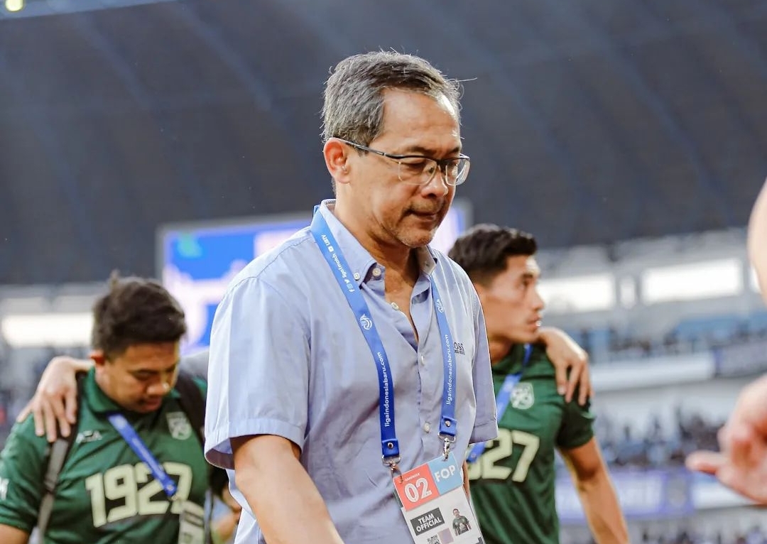 foto-aji-santoso-usai-persebaya-surabaya-keok-di-tangan-psis-semarang-di-liga-1.jpg