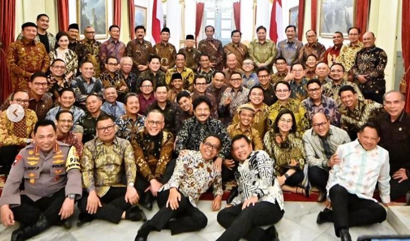 foto-bersama-kabinet.jpg
