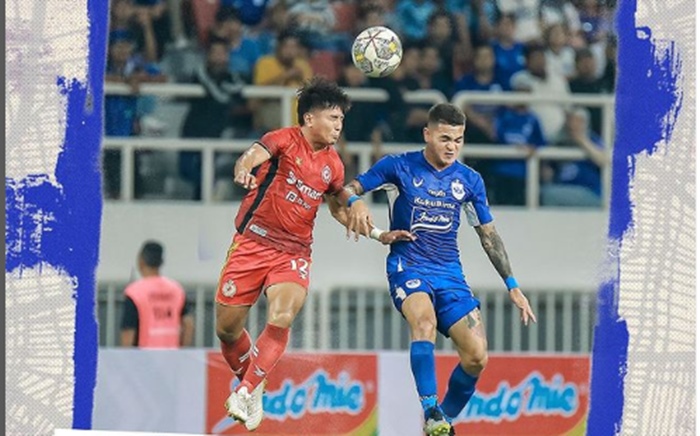 foto-psis-semarang-vs-phnom-penh-crown-fc-merah.jpg