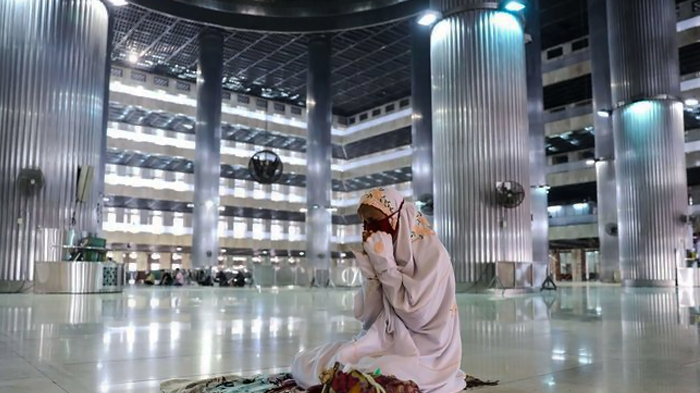 Dijelaskan Buya Yahya, Begini Panduan Menjamak Shalat Fardu Disertai Bacaan Niatnya