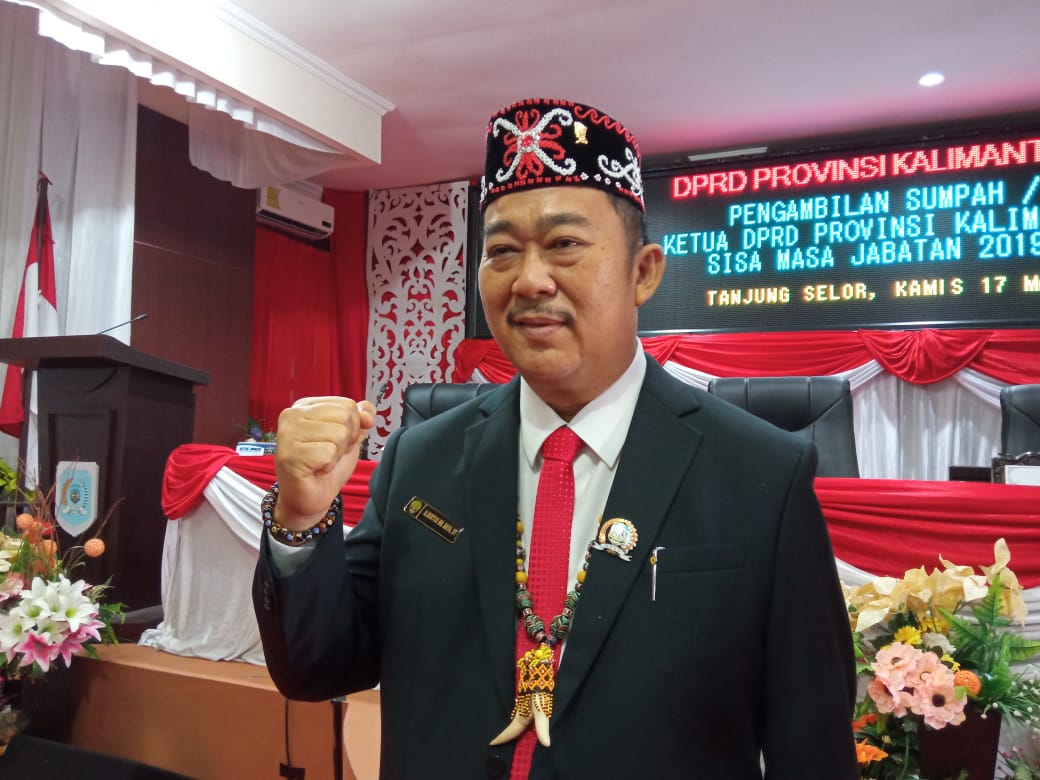 ketua-dprd-kaltara-albertus-04-17032022.jpg