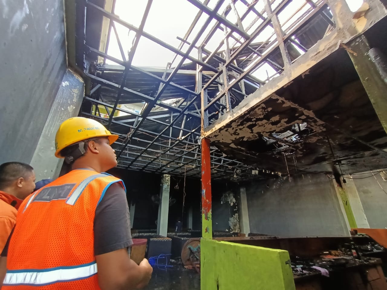 kondisi-pasca-tempat-karaoke-di-tarakan-terbakar-09062021.jpg