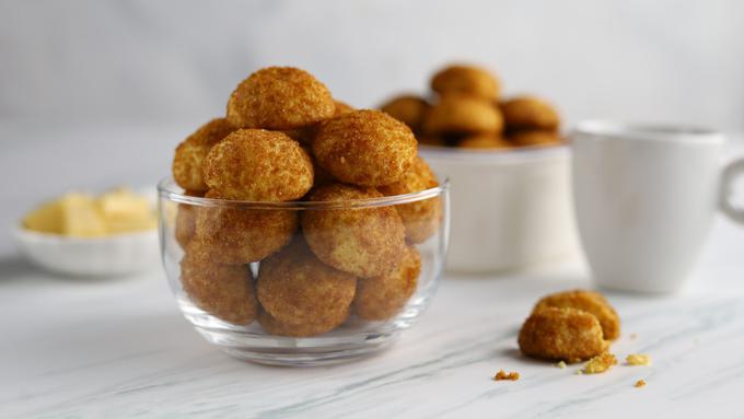 kue-sagu-keju-atau-palm-cheese-cookies.jpg