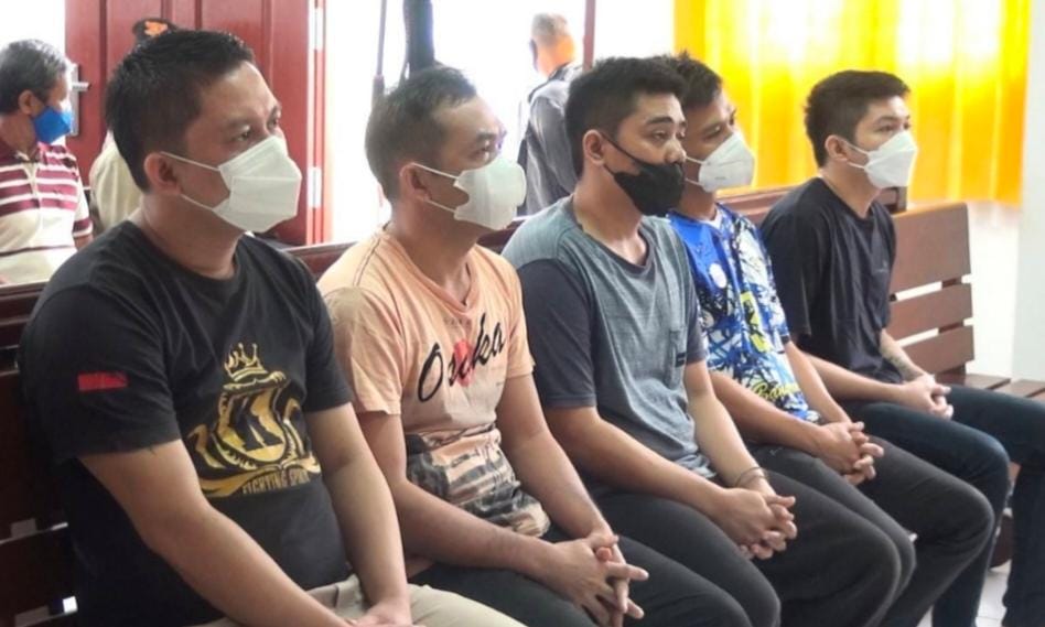 lima-terdakwa-kasus-meninggalnya-tahanan-polres-kutai-barat-egvb.jpg