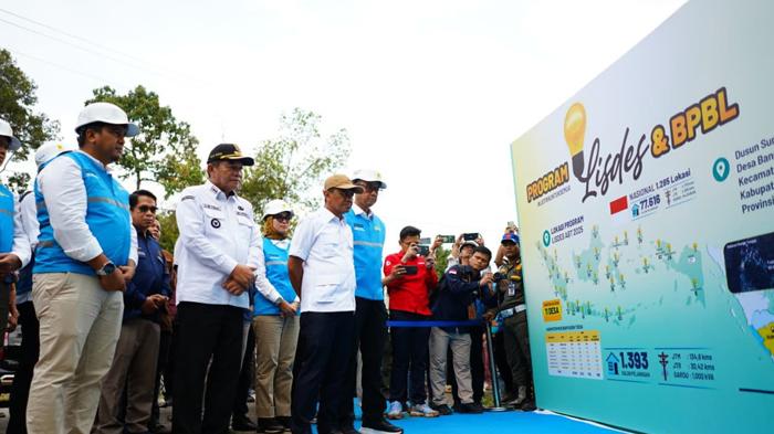 Komitmen Pemerintah dan PLN Hadirkan Listrik hingga ke Pelosok, Target 1.285 Desa Terang Tahun ini