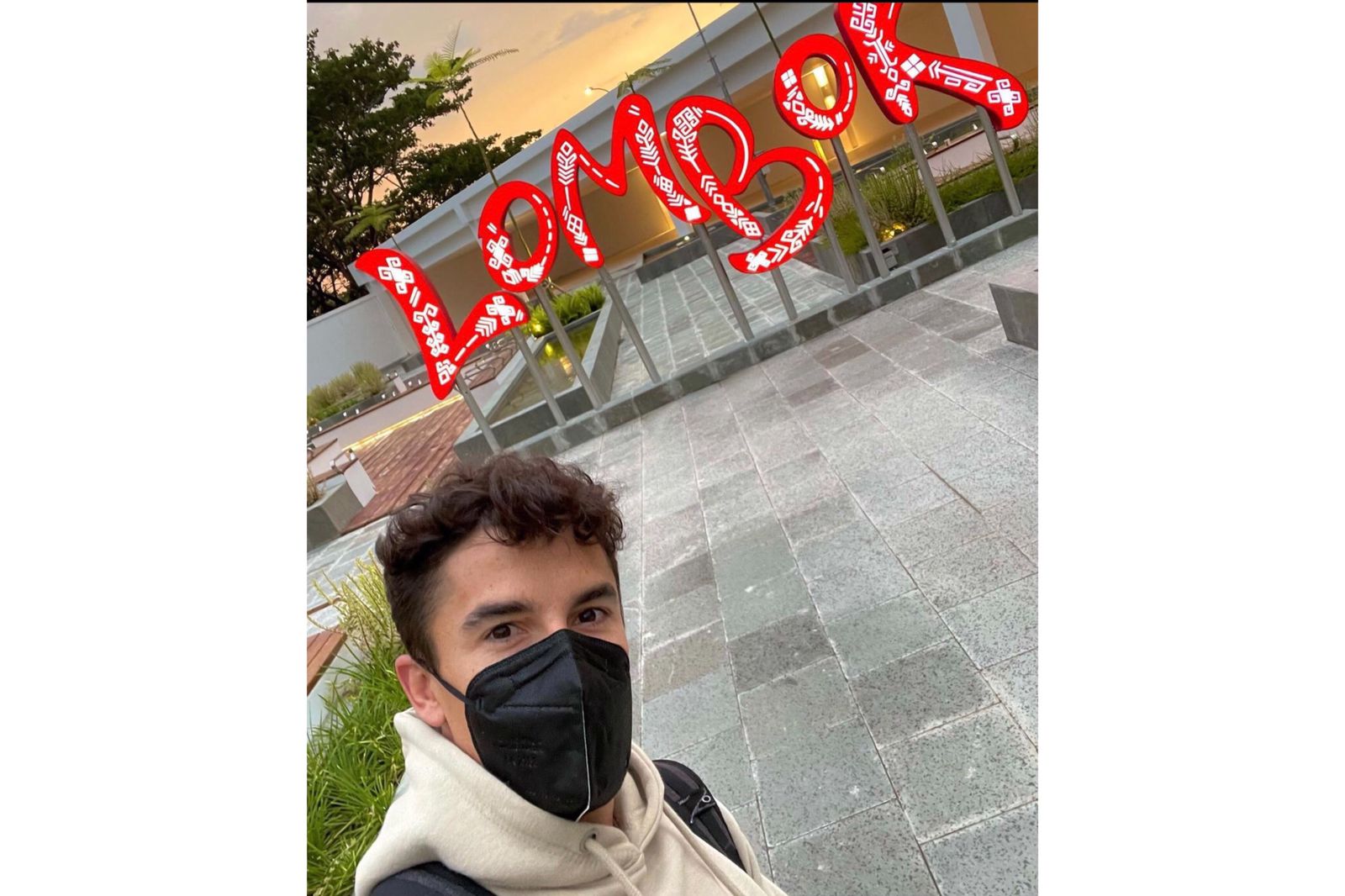 marc-marquez-saat-tiba-di-lombok-722022.jpg