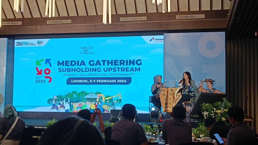 media-gathering-PHE.jpg