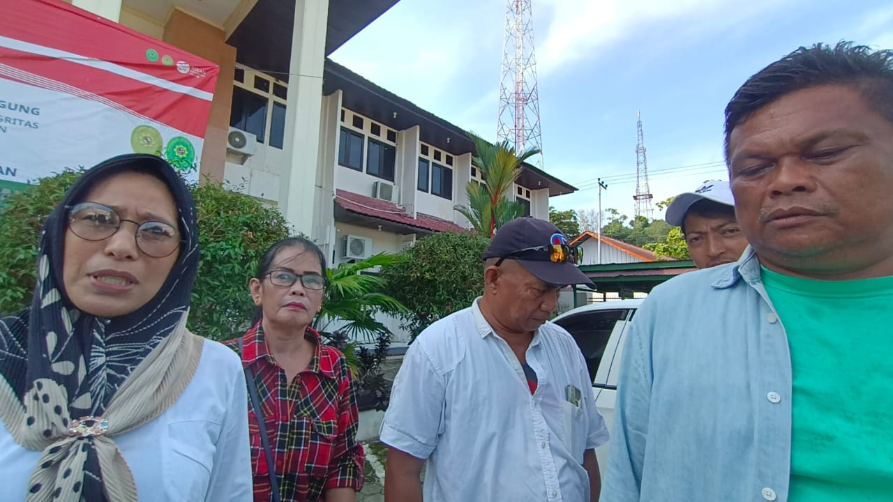 orangtua-almarhum-arya-gading-22082023.jpg