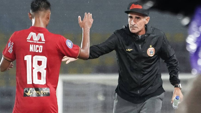 pelatih-persija-jakarta-di-liga-1-2021-angelo-alessio-120122.jpg