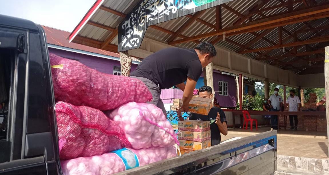 penyaluran-hasil-tani-masyarakat-ke-kecamatan-malinau-barat-stg.jpg