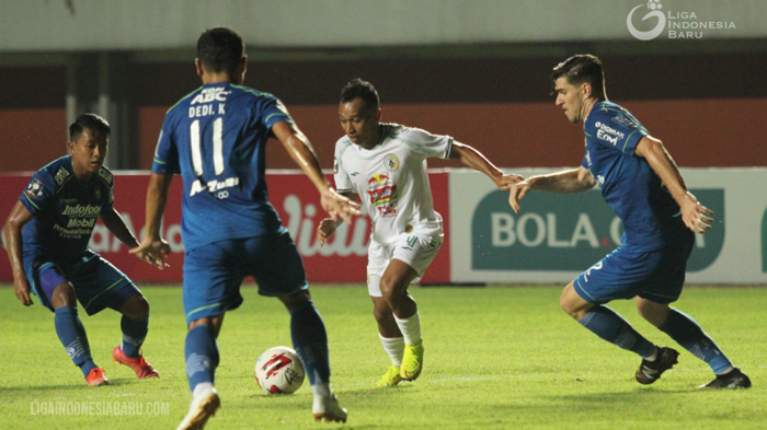 persib-vs-ps-sleman-17042021.jpg