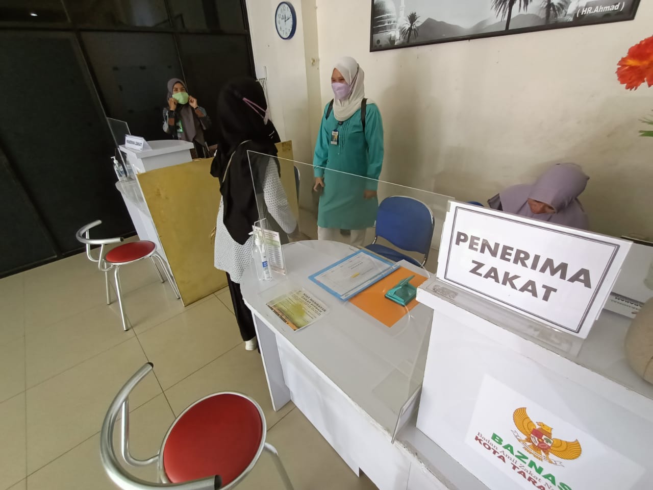 petugas-zakat-di-kora-tarakan.jpg