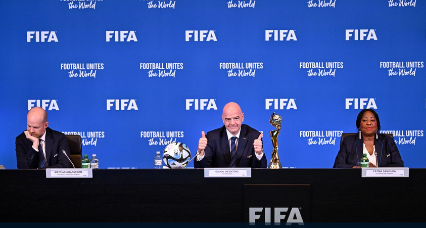presiden-fifa-gianni-infantino-tengah-umumkan-indonesia-jadi-tuan-rumah-piala-dunia-u17.jpg