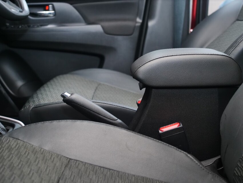 Begini Tips Menggunakan Rem Tangan Mobil dengan Benar Agar Kampas Tidak Cepat Rusak