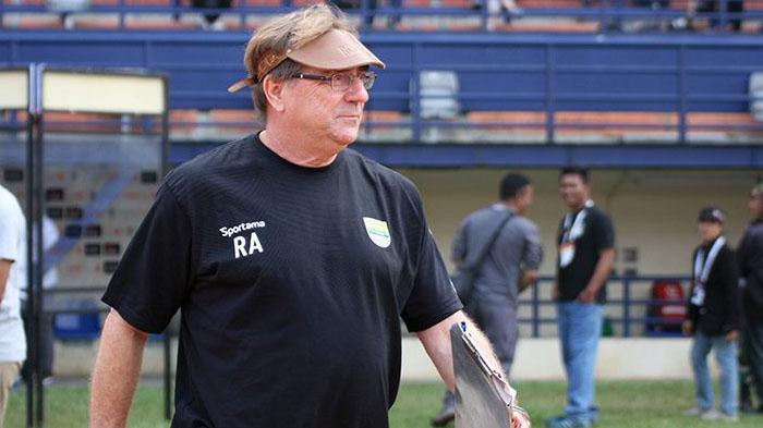 robert-rene-alberts-persib-bandung-180122.jpg