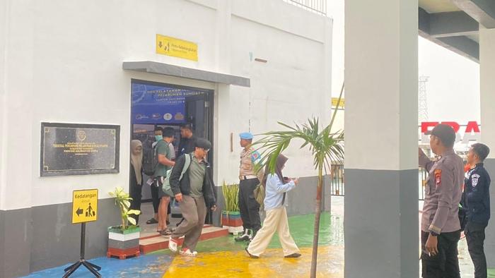 suasana-Pelabuhan-Sungai-Nyamuk-yang-berada-di-Desa-Pancang.jpg
