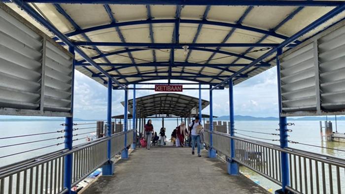 suasana-di-Pelabuhan-Liem-Hie-Djung.jpg