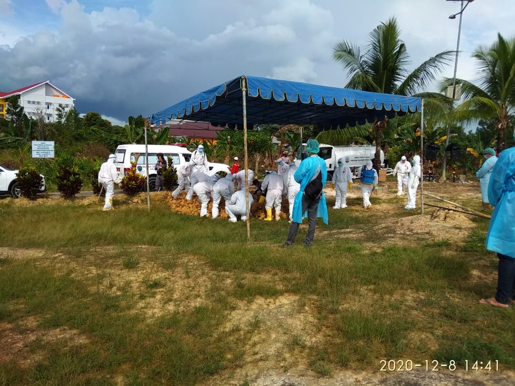 suasana-pemakaman-bupati-bulungan-sudjati.jpg