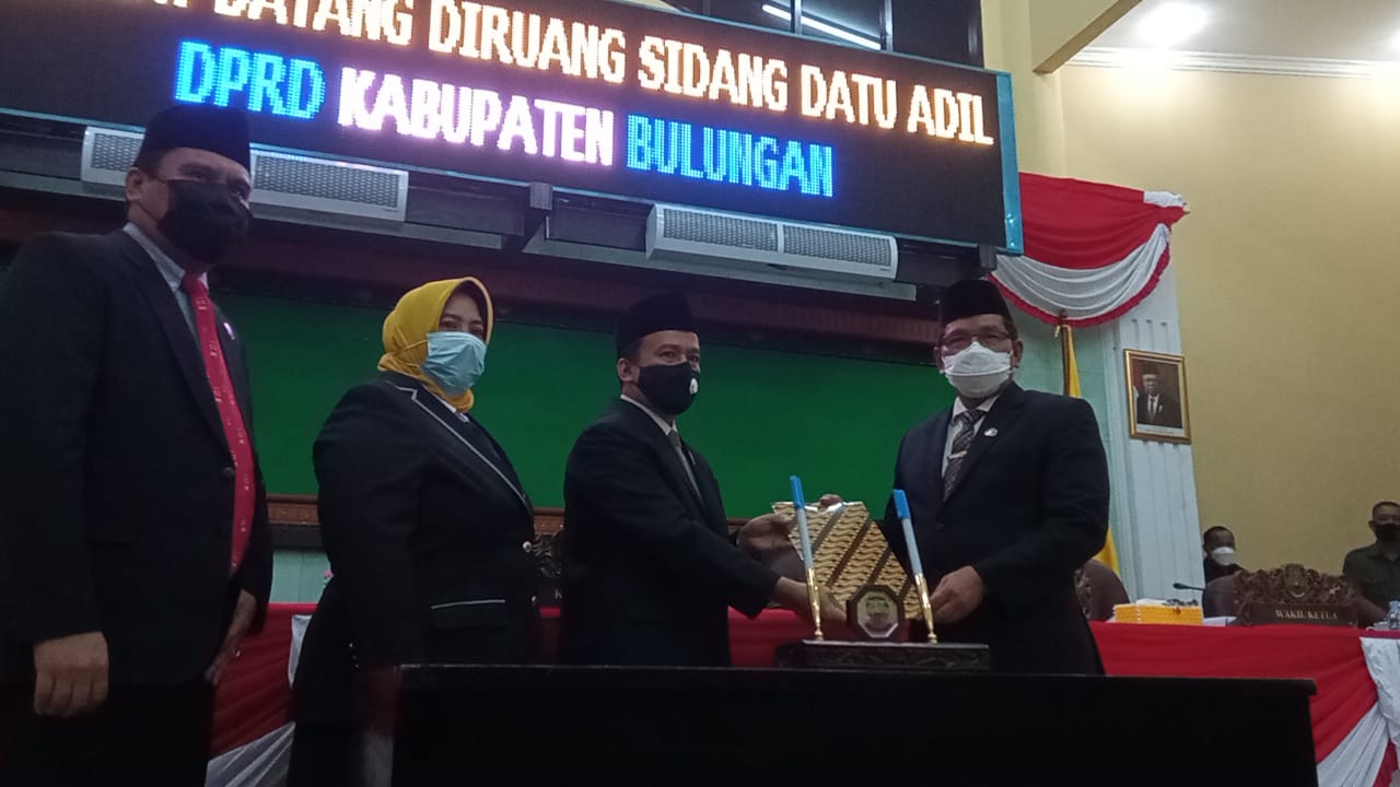 suasana-pengesahan-raperda-rancana-tata-ruang-dan-wilayah-atau-rtrw-bulungan.jpg