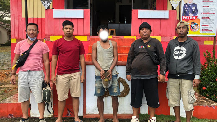 terduga-pelaku-penikaman-ep-tengah.jpg