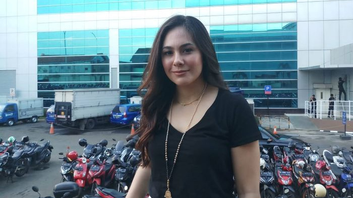 Diejek Gegara Wajah tak Mulus, Wulan Guritno Balas dengan Pesan Menyentuh