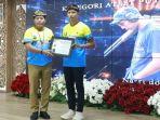 20250626-gubernur-serahkan-bonus-atlet-kaltara.jpg