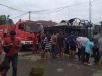 50-Personil-Damkar-Dikerahkan-untuk-Memadamkan-Api-saat-Kebakaran-di-Desa-Sesayap.jpg