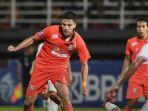 Aksi-penyerang-Borneo-FC-Matheus-Pato-di-sela-laga-Liga-1-2022.jpg